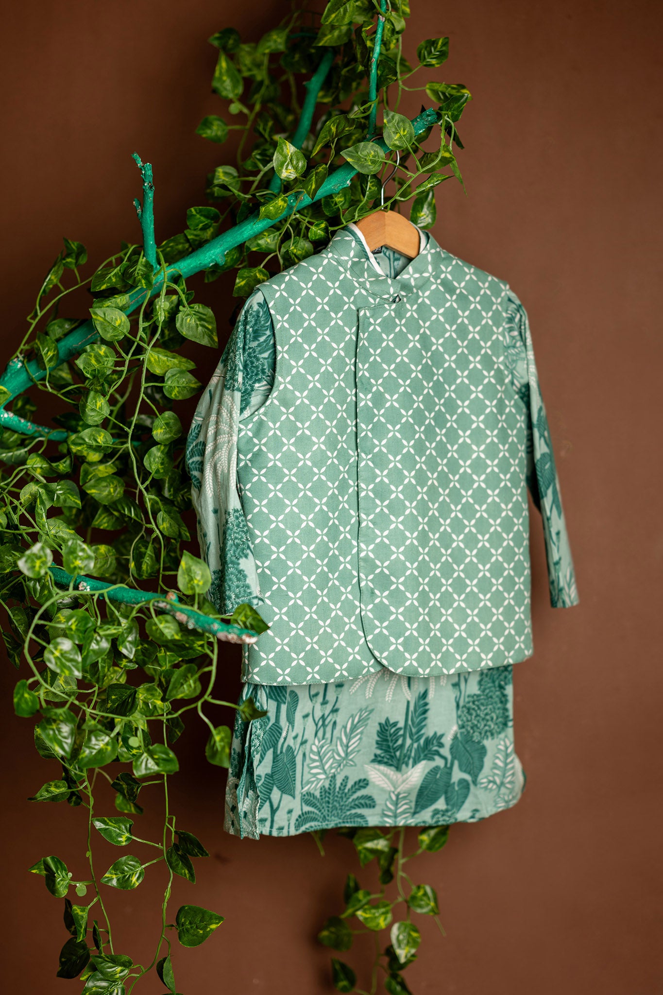 Green cotton printed kurta and bundi set