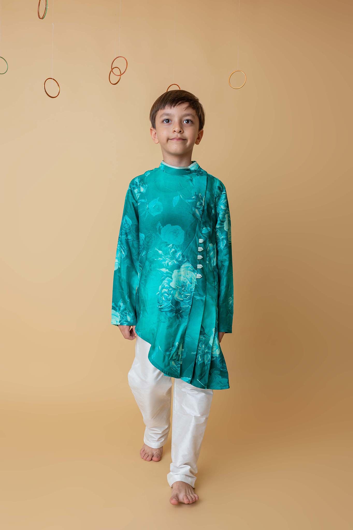 Asymmetrical pleated kurta with side opening